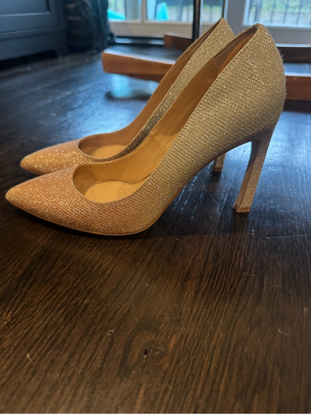 Jewel Badgley Mischka Glitter Pointed-Toe Pumps in ombré champagne Gold